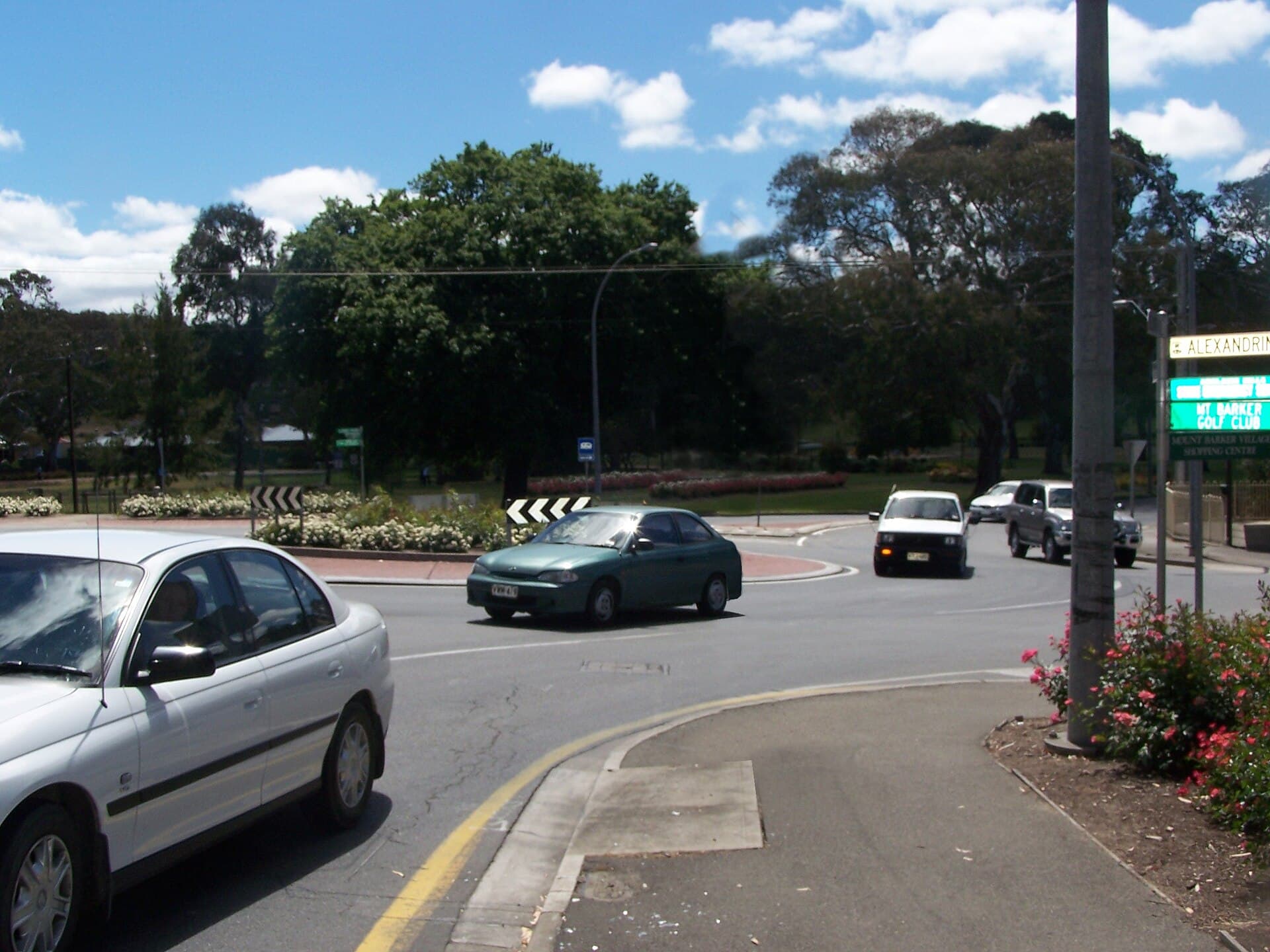 Mount Barker streetscape, Adelaide Hills regional centre chauffeur pickup